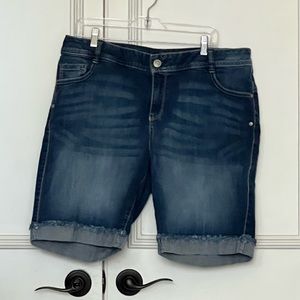 Lane Bryant size 18 Bermuda shorts denim faded front and back with stitch pocket